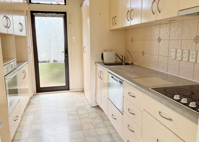  at 1004 Beach Road, Torbay, Auckland