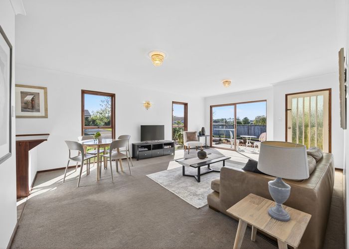  at 1/15 Serrita Avenue, Sunnyhills, Manukau City, Auckland