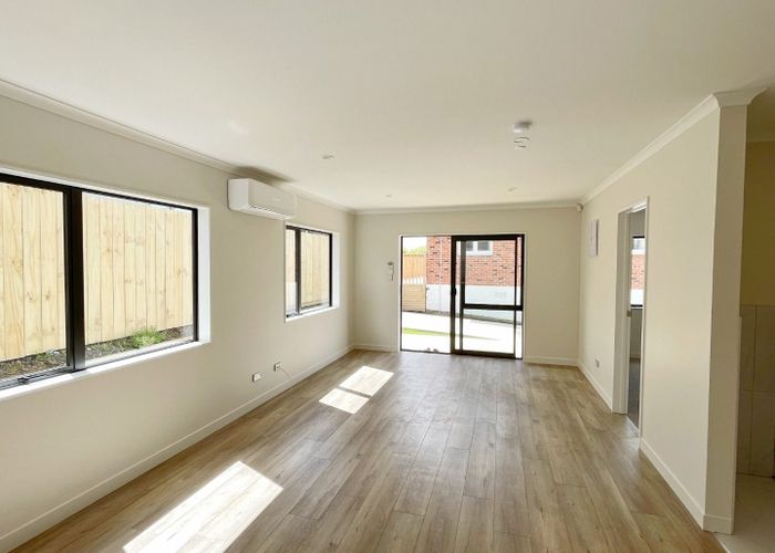  at 2C Crystal Avenue, Glendene, Waitakere City, Auckland