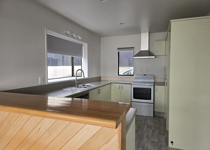 at 2/17 Belleview Terrace, Mount Pleasant, Christchurch City, Canterbury