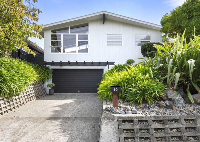  at 10 Wikiriwhi Crescent, Awapuni, Palmerston North