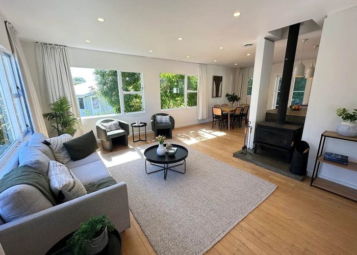  at 1 Wakely Road, Newlands, Wellington, Wellington