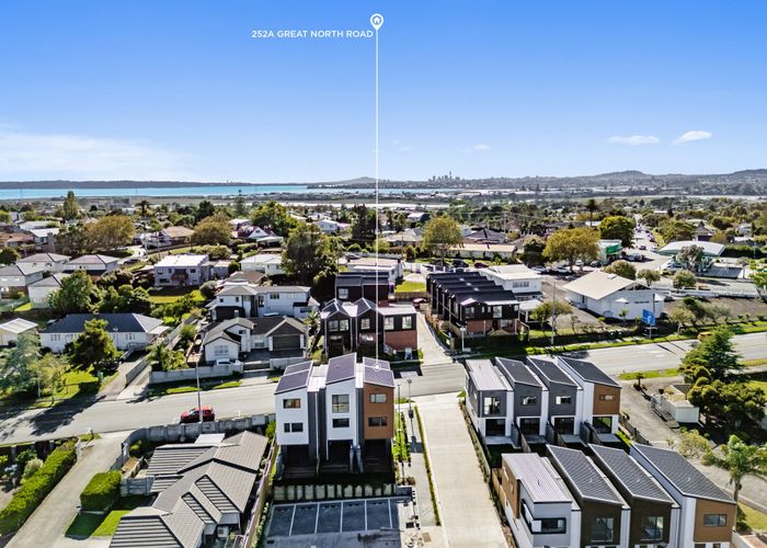  at 250-252 Great North Road, Henderson, Waitakere City, Auckland