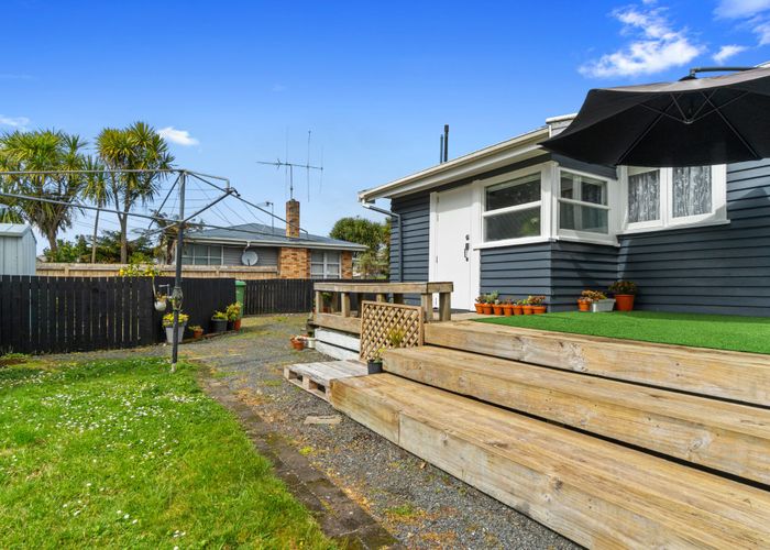  at 18 Walsh Street, Forest Lake, Hamilton