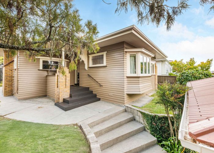  at 20 Riro Street, Point Chevalier, Auckland