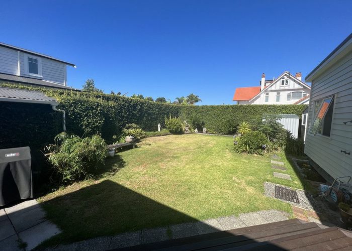  at 11 Ocean View Road, Milford, North Shore City, Auckland