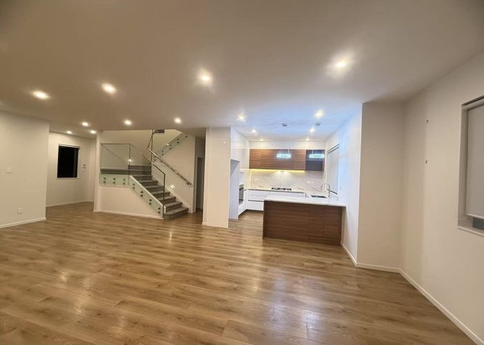  at 142A Luckens Road, West Harbour, Waitakere City, Auckland
