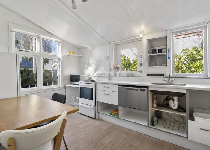  at 1 Moir Street, Mount Victoria, Wellington