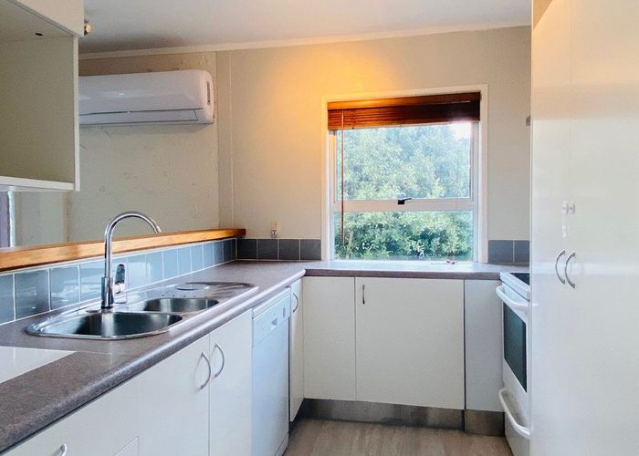  at 1/21 Malters Place, Browns Bay, Auckland