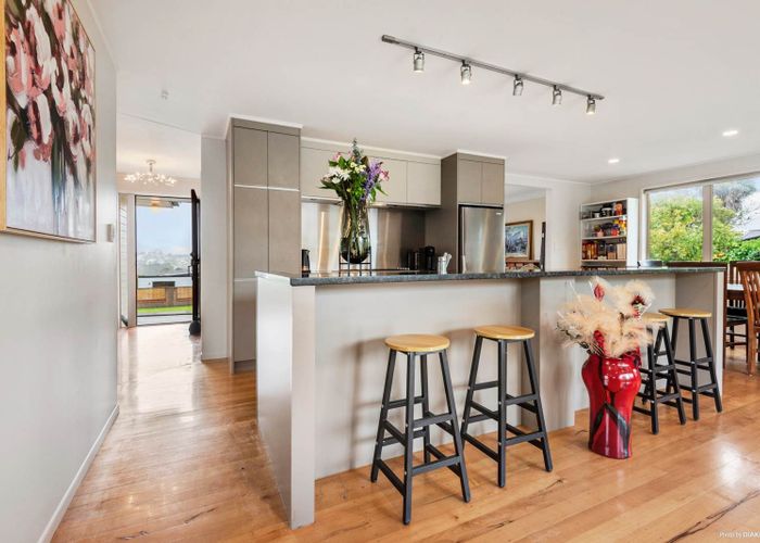  at 12 Springfield Street, Forrest Hill, North Shore City, Auckland