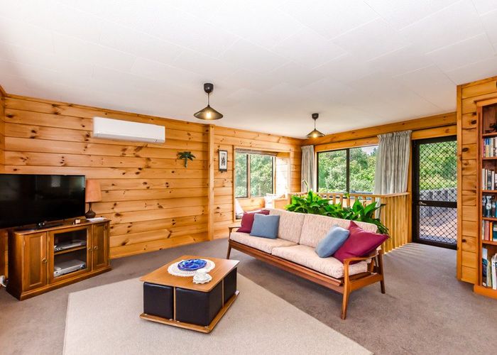  at 6 Gates Road, Waikanae Beach, Waikanae