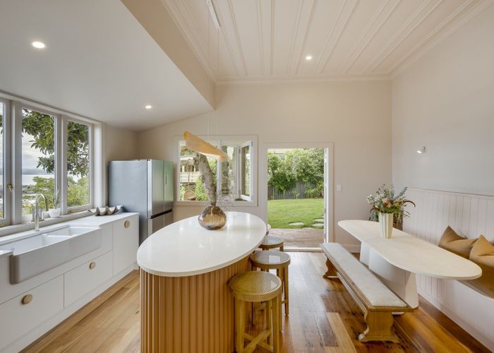  at 5 Denholm Road, Hospital Hill, Napier, Hawke's Bay