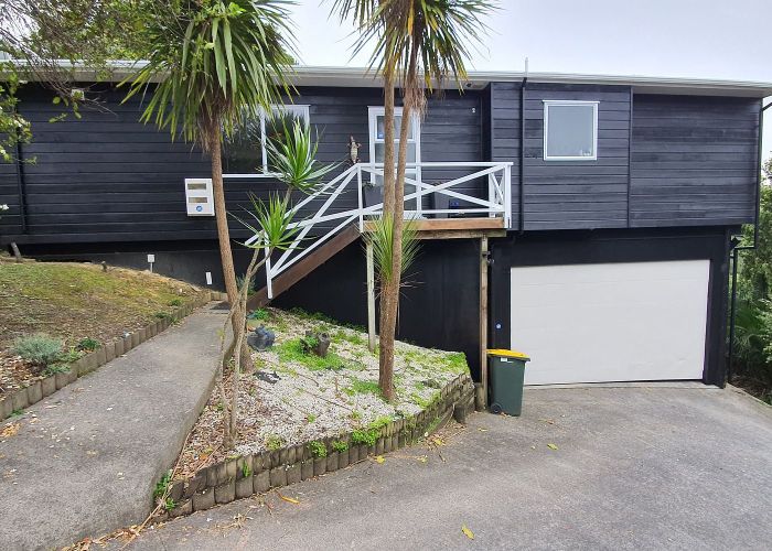  at 4/17 Waipa Street, Birkenhead, Auckland