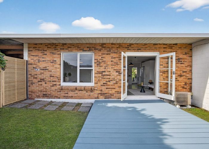  at 2/783 Te Atatu Road, Te Atatu Peninsula, Waitakere City, Auckland