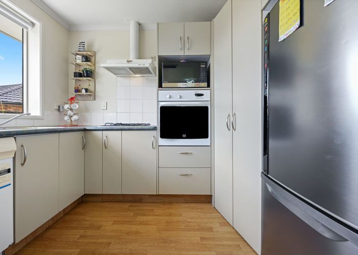  at 6 Locksley Lane, Hamilton East, Hamilton