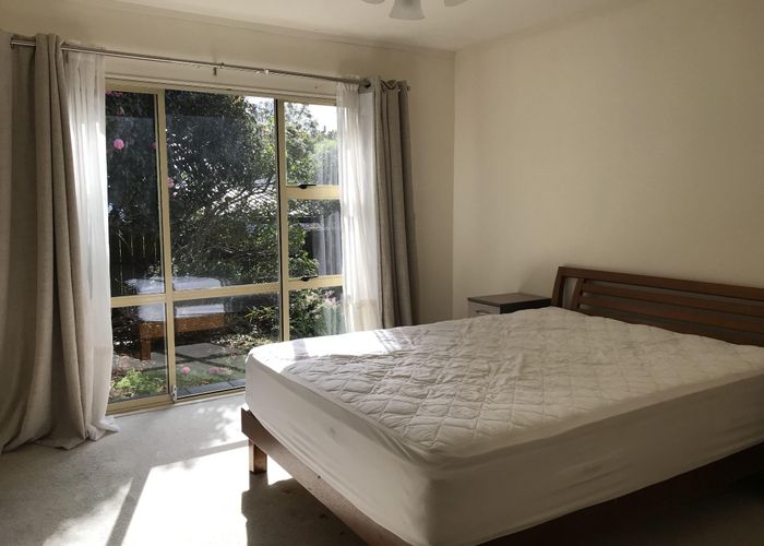  at 2/84 Parau Street, Mount Eden, Auckland