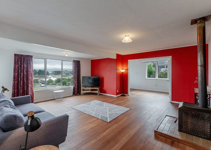  at 12 Kiwi Road, Raumati Beach, Kapiti Coast, Wellington