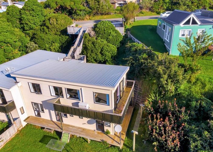  at 2/4 Puaha Street, Takapuwahia, Porirua