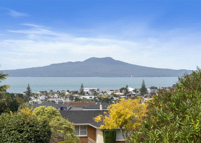 Recently sold 57 Parr Terrace, Castor Bay, Auckland homes.co.nz