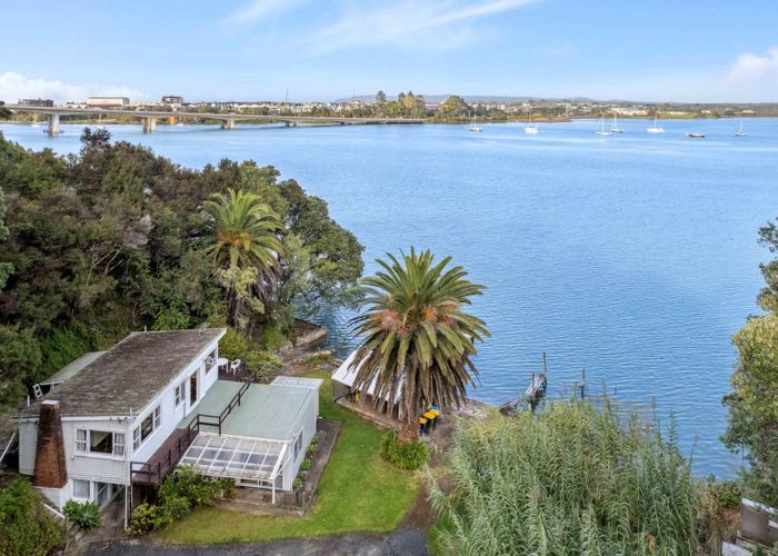  at 4 Koki Road, Greenhithe, North Shore City, Auckland