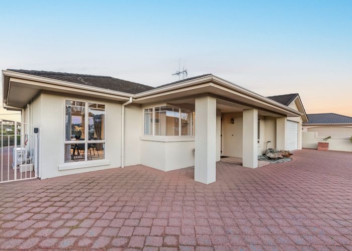  at 12 Millthorpe Crescent, Pukete, Hamilton