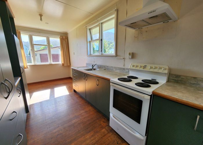  at 9 Barkley Place, Cobden, Greymouth