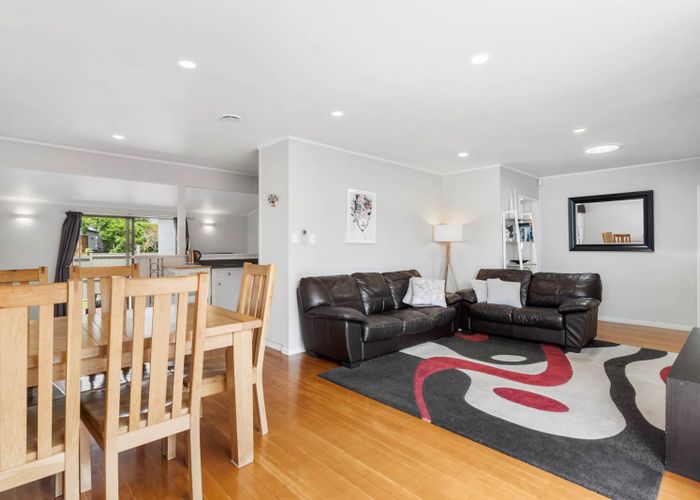  at 1A Ripon Crescent, Meadowbank, Auckland