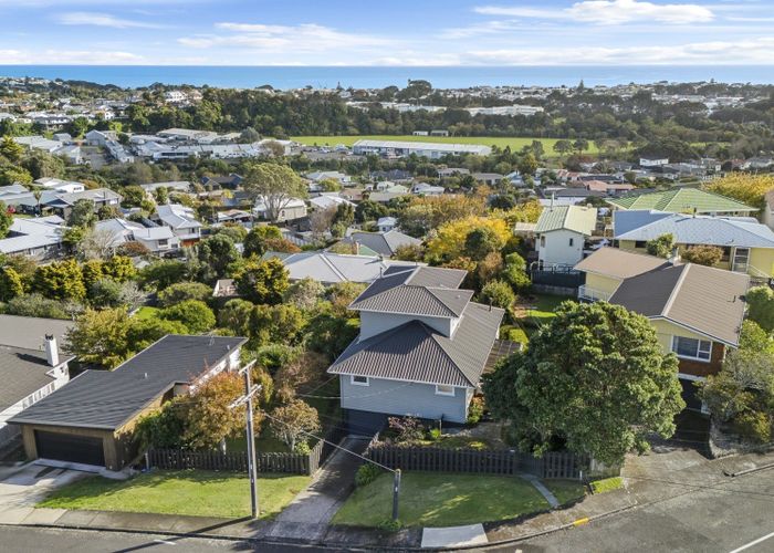  at 49 Queens Road, Glen Avon, New Plymouth, Taranaki
