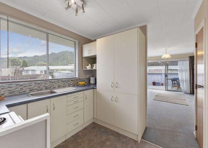  at 2/31 Omaha Grove, Totara Park, Upper Hutt