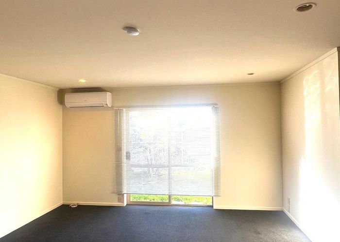 at 3 Lockingston Avenue, Henderson, Waitakere City, Auckland