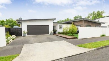 at 451 College Street, Hokowhitu, Palmerston North