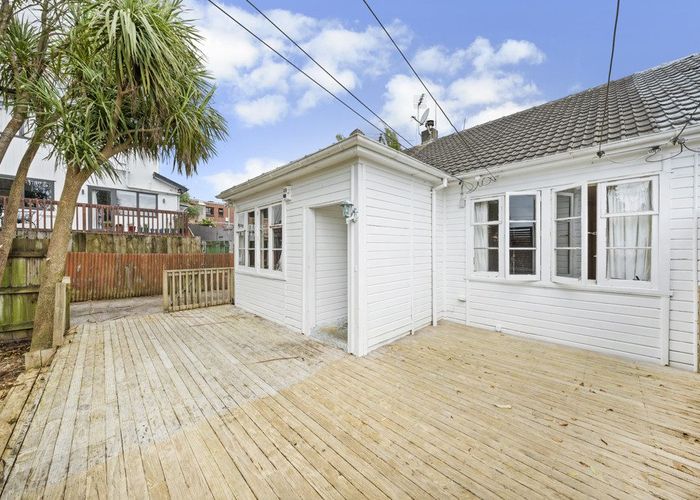  at 2 Bremner Avenue, Mount Roskill, Auckland