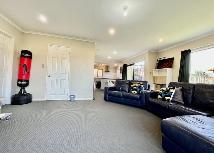  at 6 Tavua Lane, Ranui, Auckland