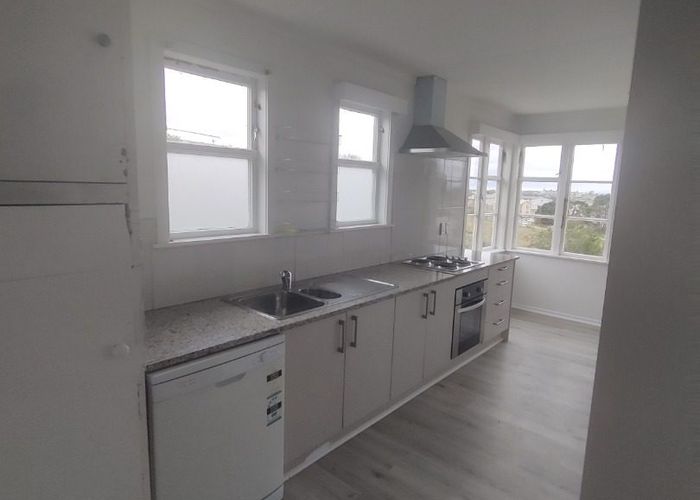  at 9 Howell Crescent, Mount Roskill, Auckland