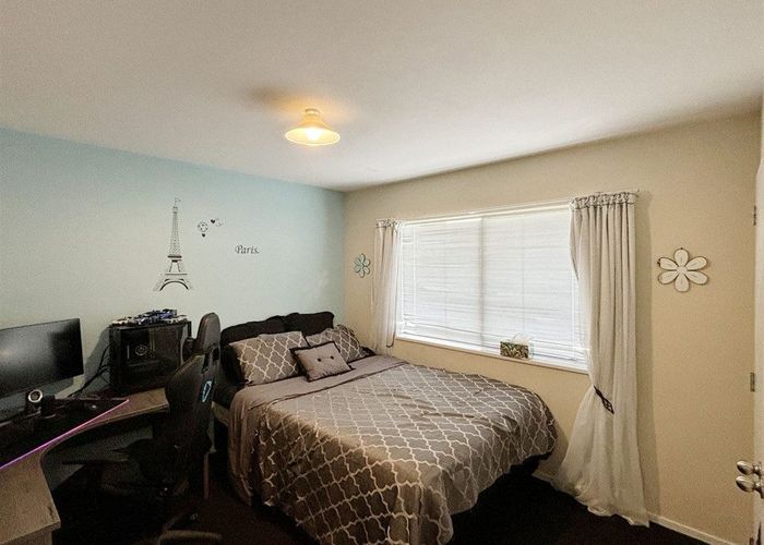  at 1b Brockhall Lane, Avonhead, Christchurch City, Canterbury