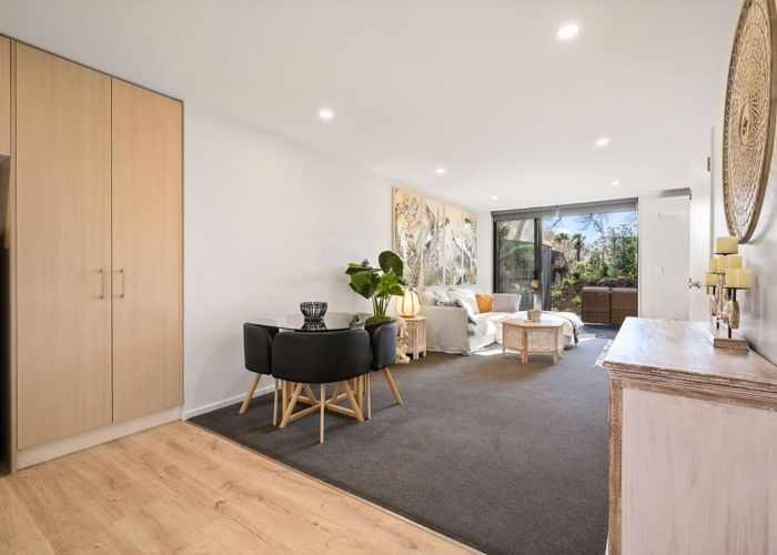  at 2/66 Innes Road, Merivale, Christchurch City, Canterbury