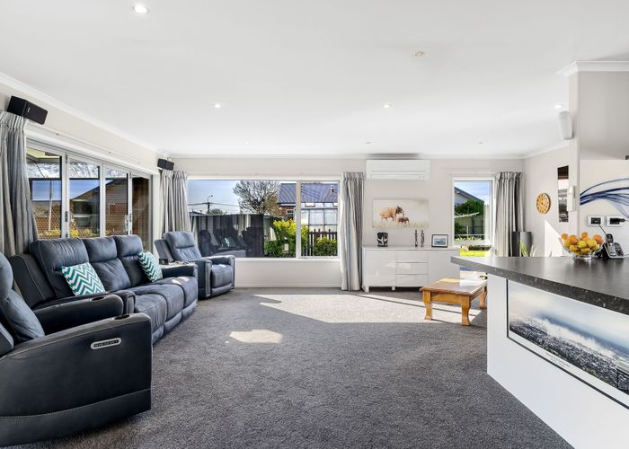  at 320 Pages Road, Wainoni, Christchurch City, Canterbury
