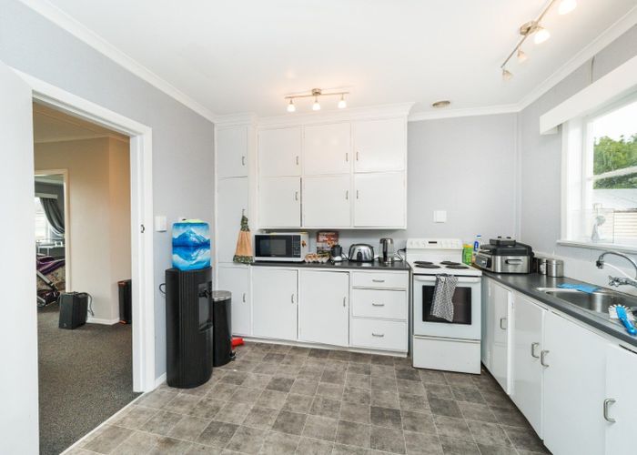  at 8 Kingston Street, Awapuni, Palmerston North, Manawatu / Whanganui