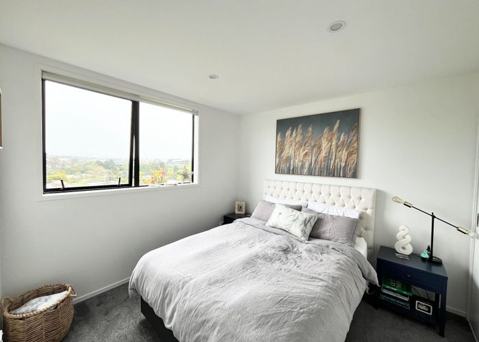  at 52E Vodanovich Road, Te Atatu South, Waitakere City, Auckland