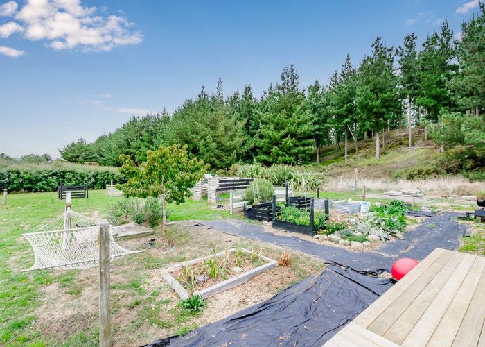  at 577 Waikawa Beach Road, Waikawa Beach, Levin