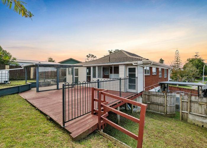  at 5 Lendenfeld Drive, Papatoetoe, Manukau City, Auckland