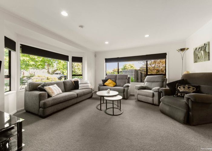  at 2  Ballini Rise, West Harbour, Waitakere City, Auckland