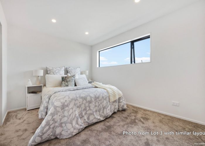  at 9/26 Buscomb Avenue, Henderson, Waitakere City, Auckland