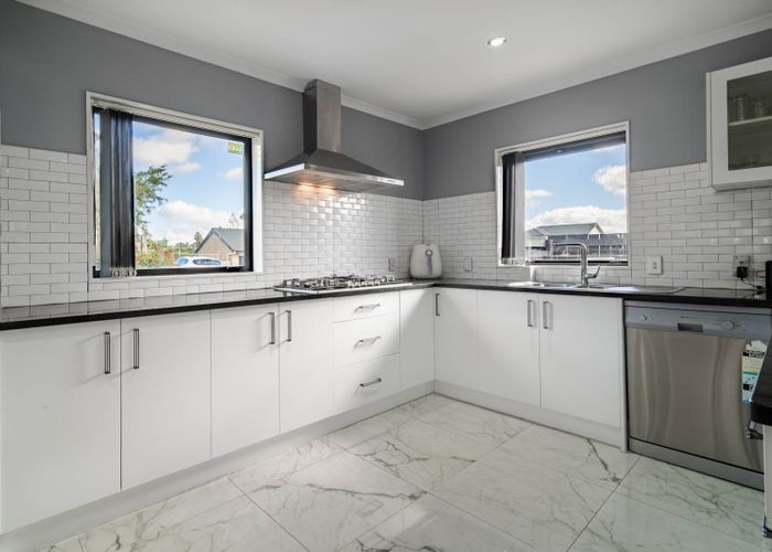  at 10 Millcroft Lane, Ranui, Auckland