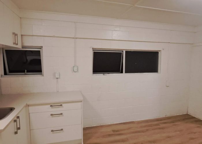  at 1/49 Beaubank Road, Kelston, Waitakere City, Auckland