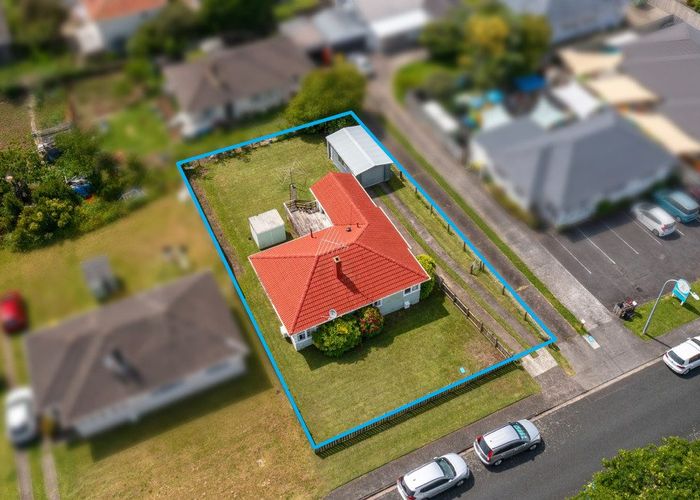  at 73 Greenslade Crescent, Northcote, North Shore City, Auckland
