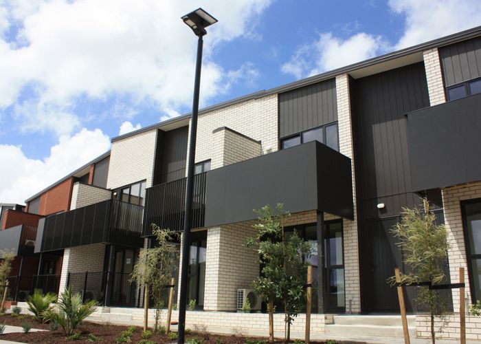  at 11/10-12 Humphreys Place, Mangere, Manukau City, Auckland