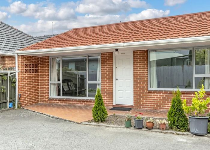  at 2/5 Clyde Road, Upper Riccarton, Christchurch