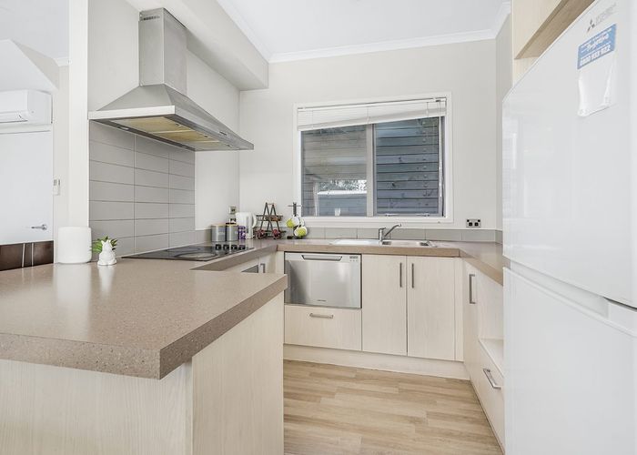  at 2/6 Tisdall Street, Hamilton Central, Hamilton