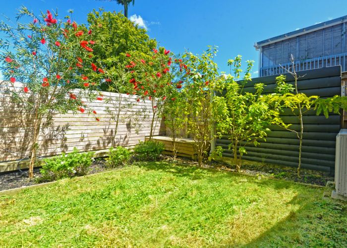  at 44B Cyclarama Crescent, Massey, Waitakere City, Auckland